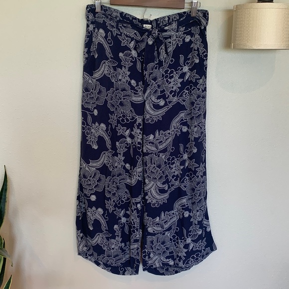 Roxy South Of World Cropped Wide Leg Beach Pants - Picture 2 of 9